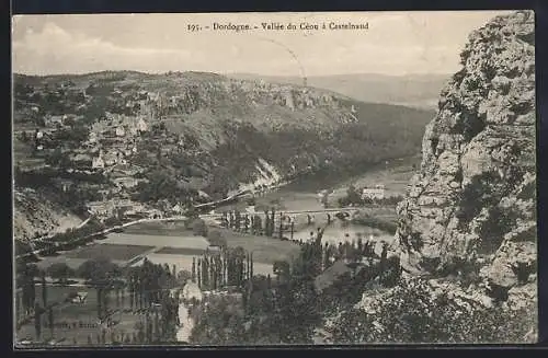 AK Castelnaud, Vallée du Céou avec pont et falaises majestueuses