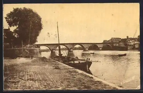 AK Bergerac, Pont sur la Dordogne avec bateaux amarrés