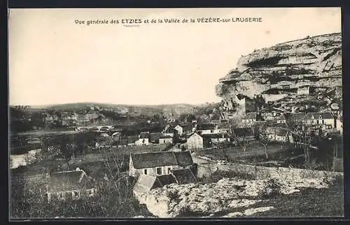 AK Les Eyzies, Vue générale des Eyzies et de la Vallée de la Vézère-sur-Laugerie