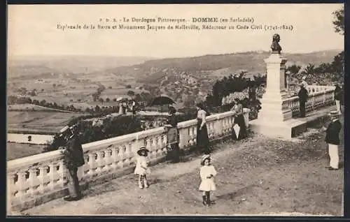 AK Domme, Esplanade de la Barre et Monument Jacques de Maleville