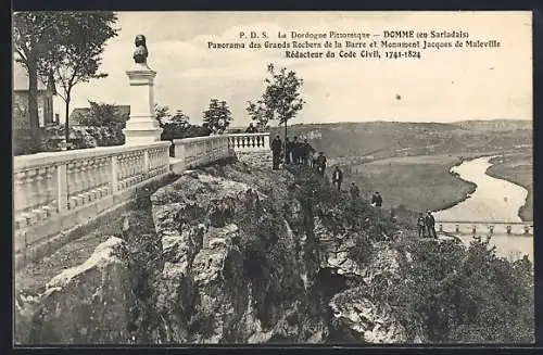 AK Domme, Panorama des Grands Rochers de la Barre et Monument Jacques de Maleville