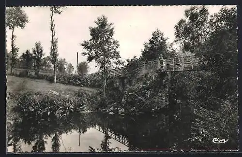 AK Payzac-de-Lanouaille, Le Pont Vieux, La Passerelle