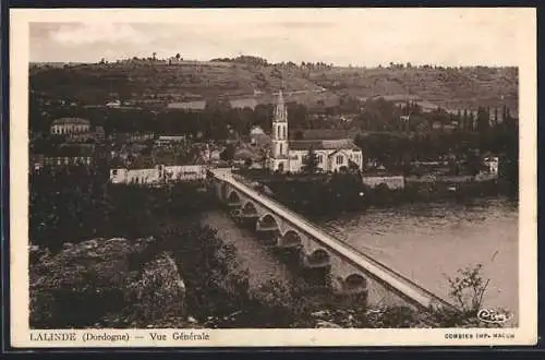 AK Lalinde, Vue générale avec église et pont sur la Dordogne