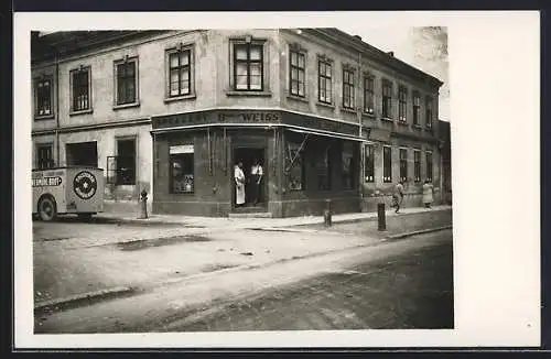 Foto-AK Wien, Delikatessen- und Spezereienhandlung B. Weiss, Breitenfurter Strasse 300