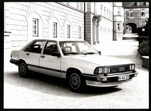 Fotografie Auto Audi 200 5E, Limousine, Werkfoto