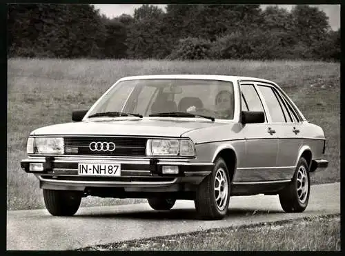 Fotografie Auto Audi 100 5E, PKW mit Kennzeichen Ingolstadt, Werkfoto