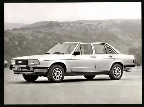 Fotografie Auto Audi 100 5E, Stufenheck-Limousine, Werkfoto