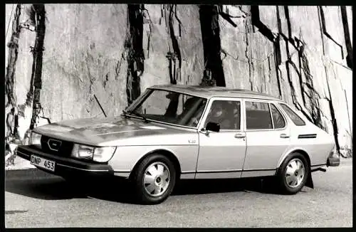 Fotografie Auto Saab 900 GLE, Limousine mit Automatikgetriebe, Werkfoto