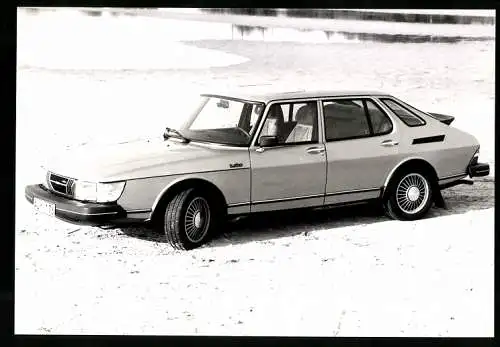 Fotografie Auto Saab 900 Turbo Limousine, Werkfoto