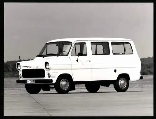 Fotografie Auto Ford Transit, Kleinbus - Fensterbus mit Kennzeichen Köln, Werkfoto