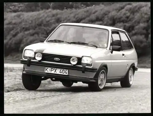 Fotografie Auto Ford Fiesta, PKW mit Kennzeichen Köln, Werkfoto