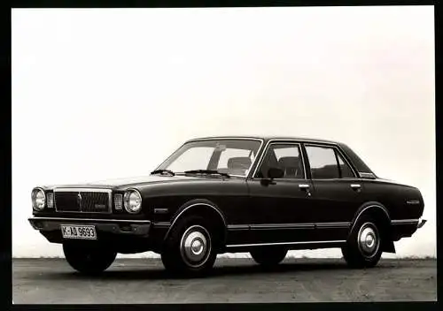 Fotografie Auto Toyota Cressida, Stufenheck-Limousine, Werkfoto