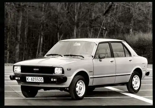 Fotografie Auto Toyota Tercel, Stufenheck-Limousine, Werkfoto