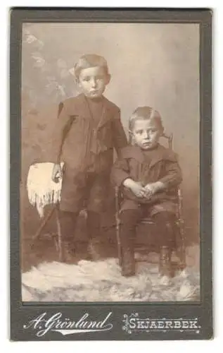 Fotografie A. Grönlund, Skjærbæk, Zwei Jungen in Matrosenanzügen