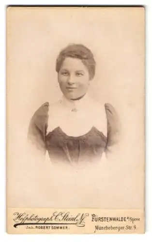 Fotografie C. Steinl, Fürstenwalde, Müncheberger Str. 9, Porträt einer jungen Frau