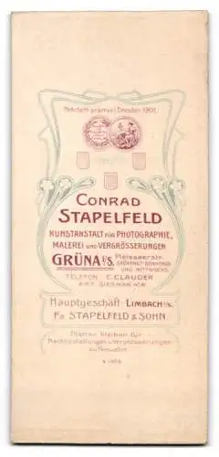 Fotografie Conrad Stapelfeld, Limbach, Elegante Portraitaufnahme eines jungen Mannes