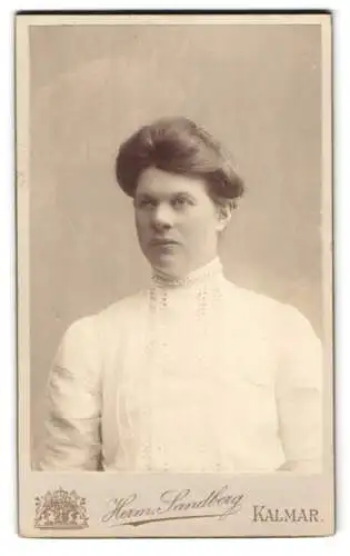 Fotografie Herrn Sandberg, Kalmar, Strömgatan, Portrait einer jungen Frau