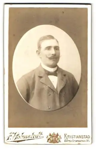 Fotografie F. Holmstedt, Kristianstad, Östra Storgatan 91, Portrait eines Herrn mit Schnurrbart