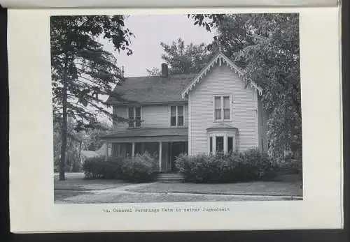 2 Fotoalben mit 68 Fotografien, Ansicht Missouri / MO, Staatsfotograf Gerald R. Massie (1911-1989) state photographer