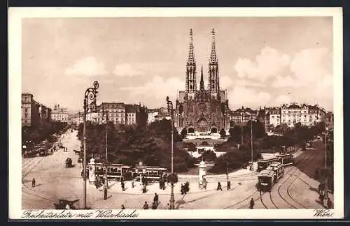 AK Wien, Freiheitsplatz mit Votivkirche und Strassenbahnen