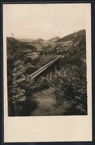 AK Uzok, Eisenbahnbrücke mit Umgebung