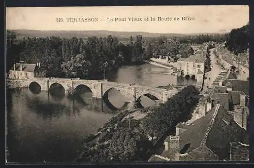 AK Terrasson, Le Pont Vieux et la Route de Brive