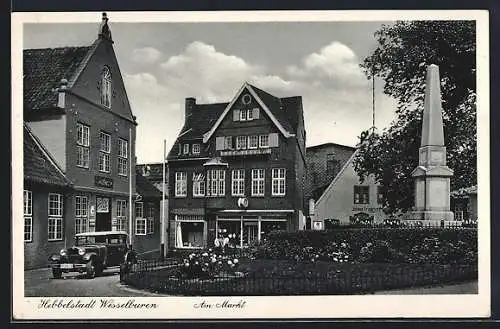 AK Wesselburen, Markt mit Denkmal und Sparkasse