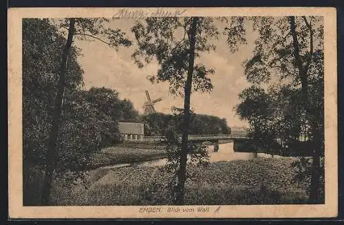 AK Emden, Ortspartie mit Brücke und Windmühle, Blick vom Wall