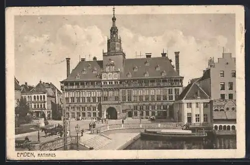 AK Emden, Rathaus mit Denkmal