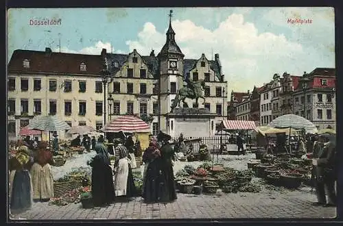 AK Düsseldorf, Gemüseverkäufer und Besucher auf dem Marktplatz