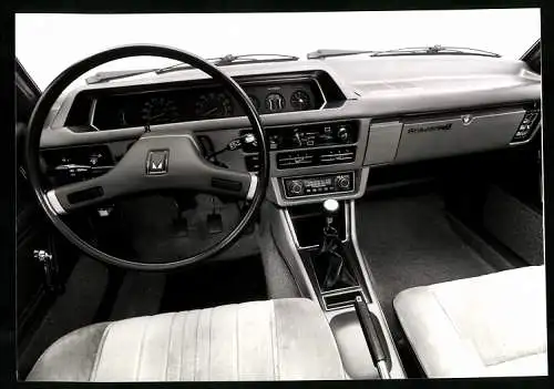 Fotografie Auto Mitsubishi Galant Sigma, Cockpit - Ansicht, Werkfoto