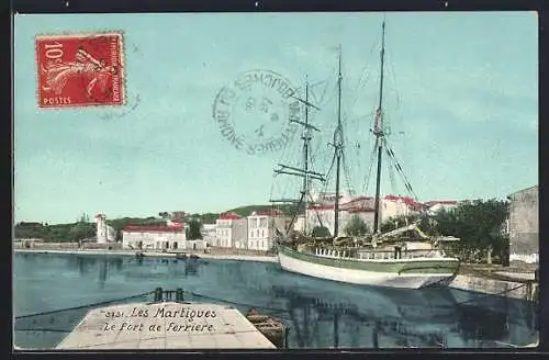 AK Martigues, Le Port de Ferrière avec voilier amarré