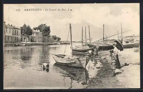 AK Martigues, Le Canal du Roi avec bateaux et enfants au bord de l`eau