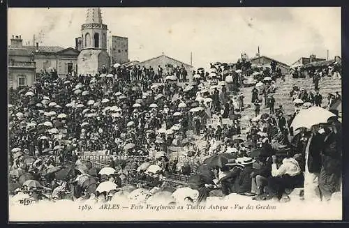 AK Arles, Festo Vierginenco au Théâtre Antique, Vue des Gradins