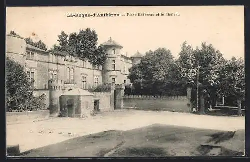 AK La Roque-d`Anthéron, Place Baderon et le Château