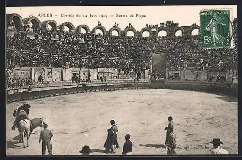 AK Arles, Corrida du 12 Juin 1905, Suerte de Pique