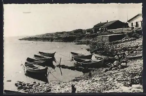 AK La Couronne, Port de Couronne Vieille avec barques amarrées