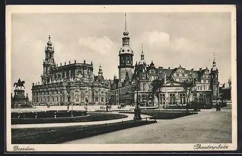 AK Dresden, Theaterplatz mit Denkmal