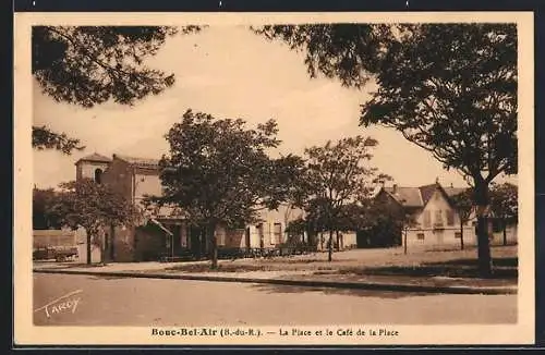 AK Bouc-Bel-Air, La Place et le Café de la Place