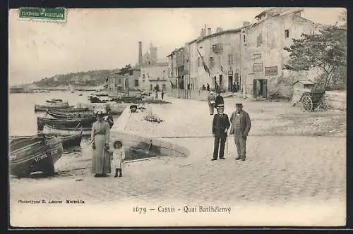 AK Cassis, Quai Barthelemy et bateaux amarrés