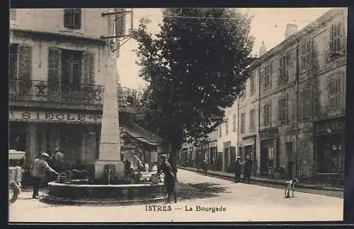 AK Istres, La Bourgade et la fontaine animée