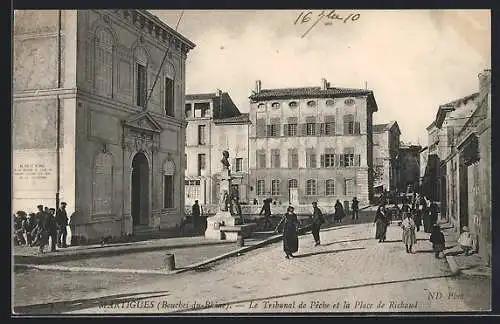 AK Martigues, Le Tribunal de Pêche et la Place de Richelieu