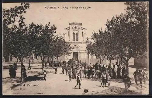 AK Miramas, Place de l`Église animée avec des passants et des arbres