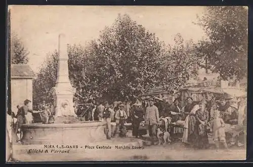 AK Miramas-Gare, Place Centrale avec marché animé