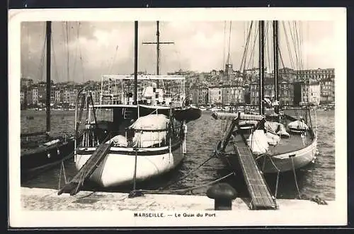 AK Marseille, Le Quai du Port avec bateaux amarrés