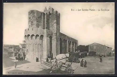 AK Les Saintes-Maries, La Basilique