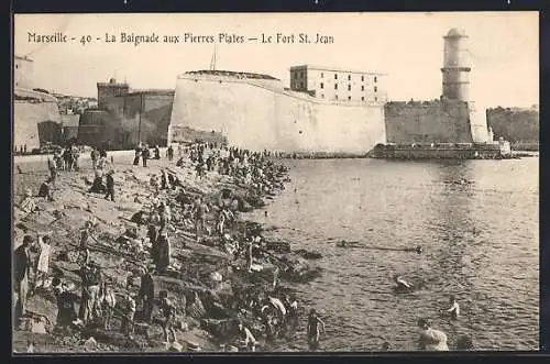 AK Marseille, La Baignade aux Pierres Plates, Le Fort St. Jean