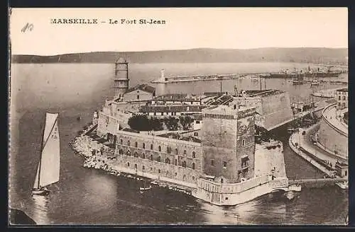 AK Marseille, Le Fort St-Jean et le voilier dans le port