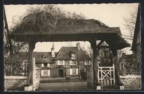 AK Mesnil-Mauger, Maison normande avec porche en bois