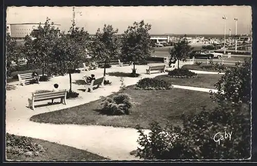 AK Riva-Bella, Le Jardin Public avec bancs et visiteurs